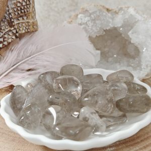 quartz fumé, pierre quartz fumé, pierre d’ancrage, pierre naturelle, lithothérapie, clarté mentale, lâcher-prise, énergie négative, protection douce, quartz fumé vertus Souhaites-tu que je continue avec d'autres pierres de ta collection ? Je peux aussi t'envoyer tout ça sous forme de tableau si tu veux une vue d’ensemble.