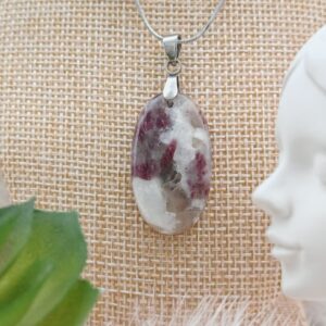 pendentif tourmaline rubellite, pendentif pierre naturelle rose, pendentif tourmaline rose, bijou énergie amour, pendentif pierre chakra du cœur.