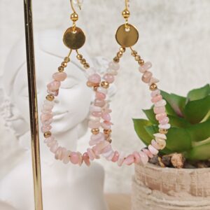 Boucles d’oreilles pendantes en opale rose naturelle – perles chips 6,3 cm